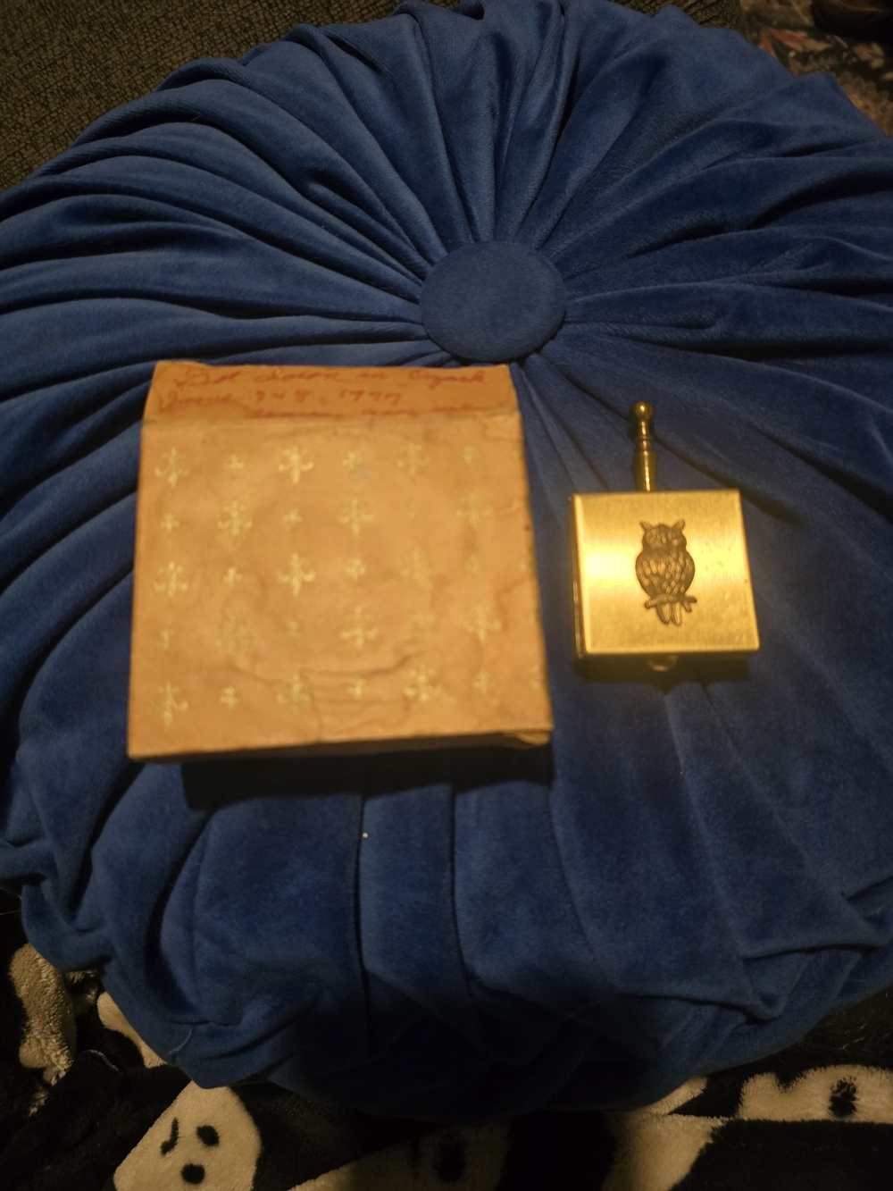 Vintage Owl Brass Portable Purse Ashtray - Picture 2 of 5